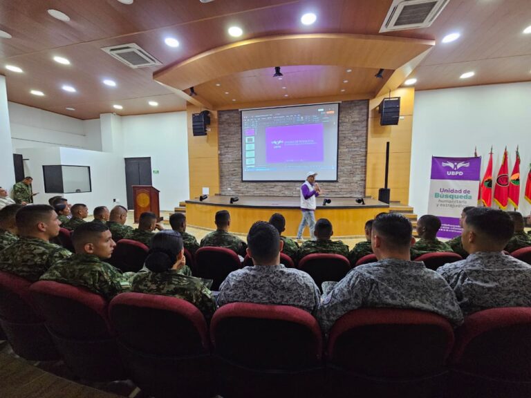 MILITARES